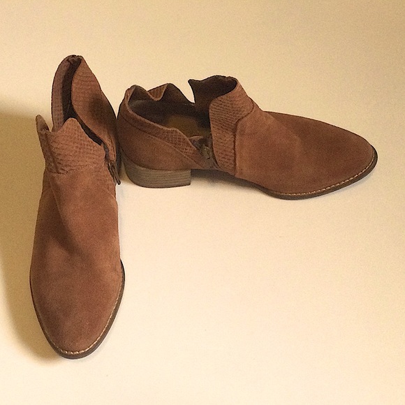 Two pairs of ankle booties. - Picture 3 of 3